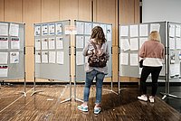Informationsstand der Arbeitsgemeinschaft der Entwicklungsdienste e.V. 